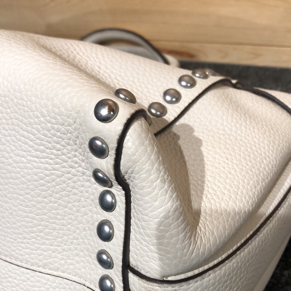 🛑NO TOUCHY! TRADED! 🛑Coach Studded Rivet Swagger!! - Picture 5 of 15